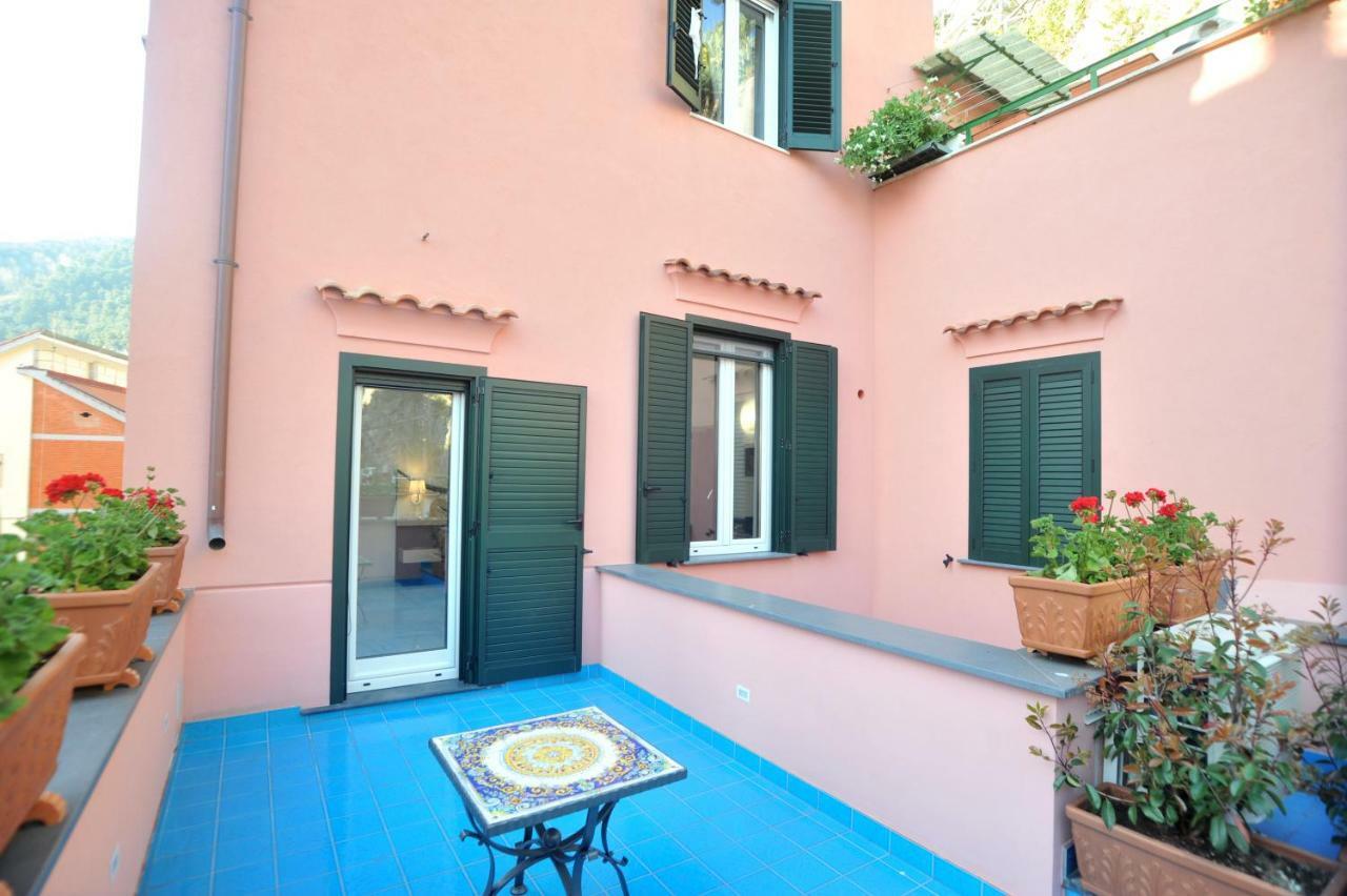 Dipino Accommodation Майори Екстериор снимка